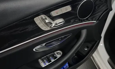 Mercedes-Benz E-Class 2019, 85659 км, за 15229.09 USD - фото 19