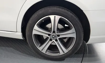 Mercedes-Benz E-Class 2019, 85659 км, за 15229.09 USD - фото 21