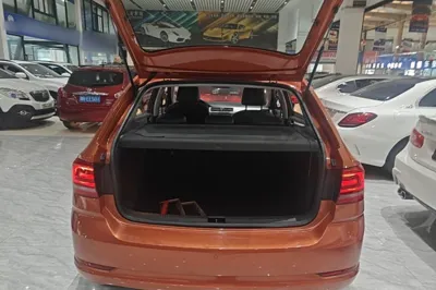 Volkswagen Santana 2015, 89700 км, за 5600 USD