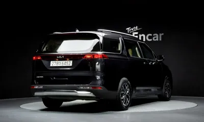 Kia Canival 2023, 69876 км, за 17669.46 USD