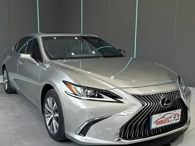 Lexus ES 2019, 52000 км, за 20365.64 USD