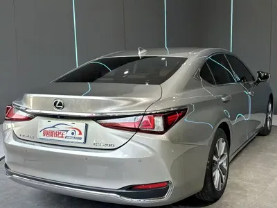 Lexus ES 2019, 52000 км, за 20417.86 USD - фото 6