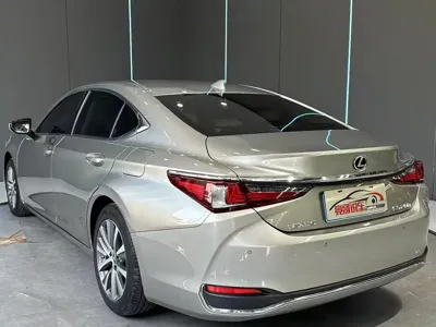 Lexus ES 2019, 52000 км, за 20417.86 USD - фото 8