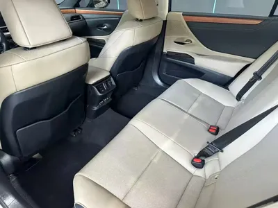 Lexus ES 2019, 52000 км, за 20417.86 USD - фото 10