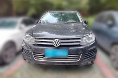Volkswagen Touareg 2014, 183400 км, за 8476 USD