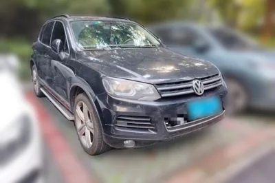 Volkswagen Touareg 2014, 183400 км, за 8476 USD