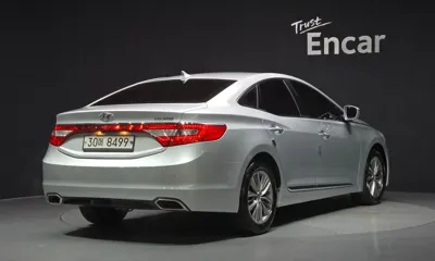 Hyundai Grandeur 2016, 227780 км, за 2822.63 USD