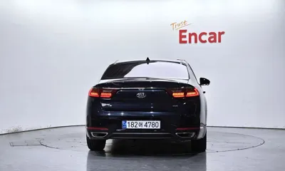 Kia K7 2019, 100979 км, за 9761.02 USD
