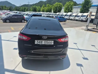 Ford Mondeo 2016, 116545 км, за 4791.91 USD