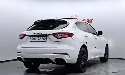 Maserati Levante 2017, 82766 км, за 18720.43 USD