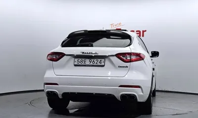 Maserati Levante 2017, 82766 км, за 18720.43 USD