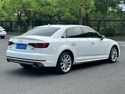 Audi A4L 2018, 100000 км, за 10814.98 USD