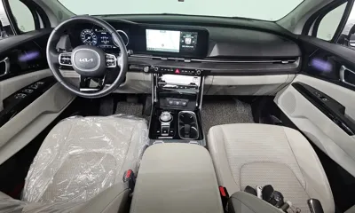 Kia Canival 2023, 35507 км, за 23443.69 USD - фото 7