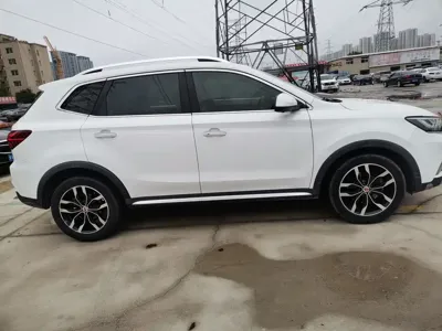 Roewe RX5 2016, 110000 км, за 3678.56 USD