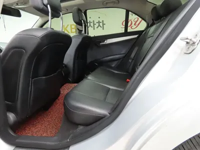 Mercedes-Benz C-Class 2010, 207698 км, за 1641.07 USD - фото 6