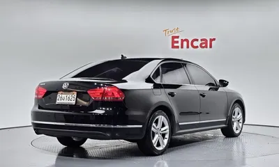 Volkswagen Passat 2013, 76959 км, за 4420.46 USD