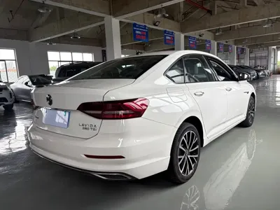 Volkswagen Lavida 2022, 65000 км, за 10270.55 USD