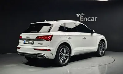 Audi Q5 2023, 31696 км, за 32033.61 USD