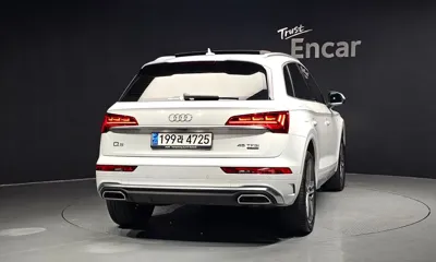 Audi Q5 2023, 31696 км, за 32033.61 USD