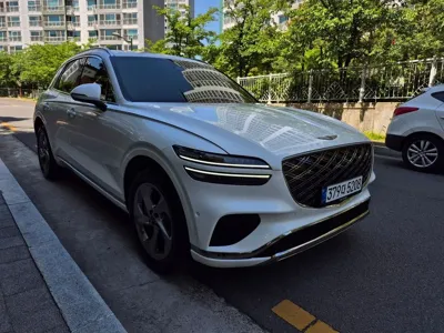 Genesis GV70 · 2025 год