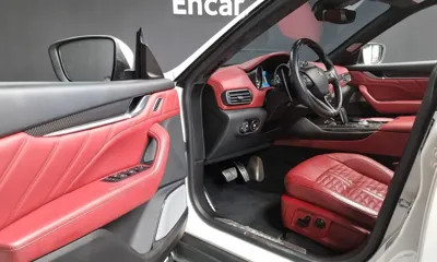 Maserati Levante 2019, 94161 км, за 30872.29 USD - фото 10