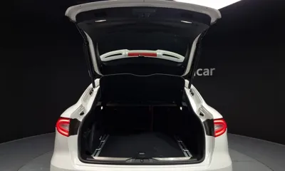 Maserati Levante 2019, 94161 км, за 30872.29 USD - фото 20