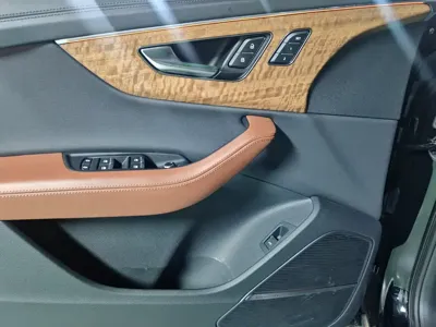 Audi Q7 2023, 40000 км, за 58397.16 USD