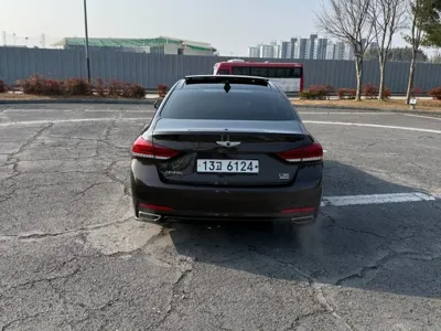 Hyundai Genesis 2016, 238417 км, за 6144.7 USD