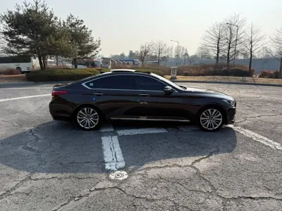 Hyundai Genesis 2016, 238417 км, за 6144.7 USD