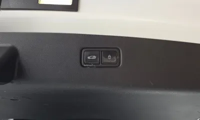 Genesis GV70 2023, 47758 км, за 25807.7 USD - фото 32