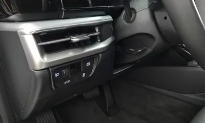 Hyundai Grandeur 2023, 74057 км, за 18827.37 USD - фото 27