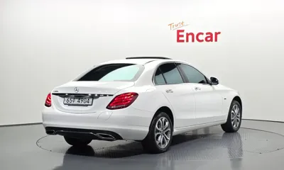 Mercedes-Benz C-Class 2018, 51102 км, за 12781.45 USD