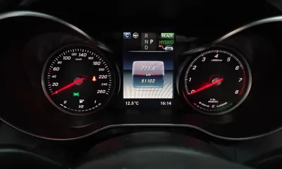 Mercedes-Benz C-Class 2018, 51102 км, за 12781.45 USD - фото 8