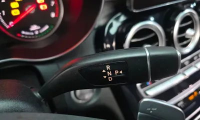 Mercedes-Benz C-Class 2018, 51102 км, за 12781.45 USD - фото 9