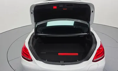 Mercedes-Benz C-Class 2018, 51102 км, за 12781.45 USD - фото 20