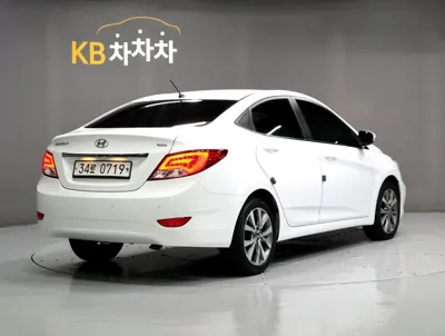 Hyundai Accent 2016, 52009 км, за 4163.42 USD