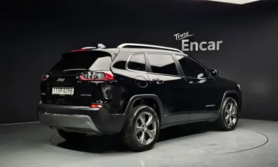 Jeep Cherokee 2020, 40642 км, за 12913.9 USD