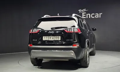 Jeep Cherokee 2020, 40642 км, за 12913.9 USD