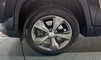 Jeep Cherokee 2020, 40642 км, за 12913.9 USD