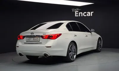 Infiniti Q50 2015, 192066 км, за 2691.35 USD