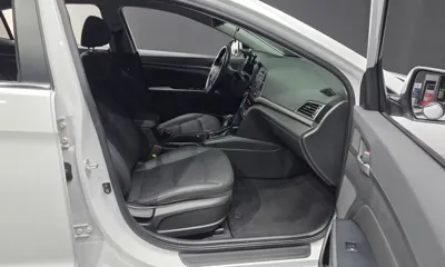 Hyundai Avante 2018, 41470 км, за 8861.76 USD - фото 12
