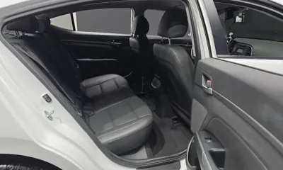 Hyundai Avante 2018, 41470 км, за 8861.76 USD - фото 13
