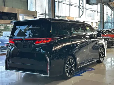 Toyota Vellfire 2024, 36000 км, за 112864.38 USD