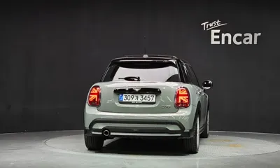 MINI Cooper 2022, 42814 км, за 16213.73 USD