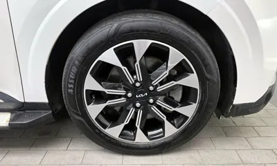 Kia Canival 2023, 50558 км, за 22888.72 USD
