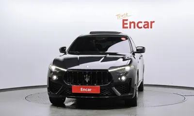 Maserati Levante 2021, 55022 км, за 30076.7 USD