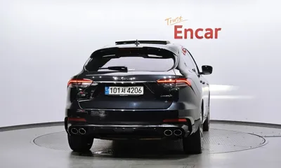 Maserati Levante 2021, 55022 км, за 30076.7 USD