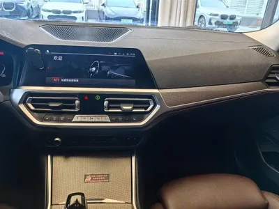 BMW 3 Series 2022, 65800 км, за 23333.62 USD - фото 9