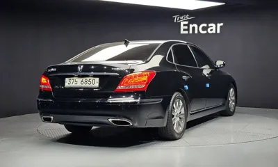 Hyundai Equus 2012, 211390 км, за 2555.18 USD