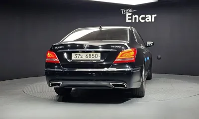 Hyundai Equus 2012, 211390 км, за 2555.18 USD